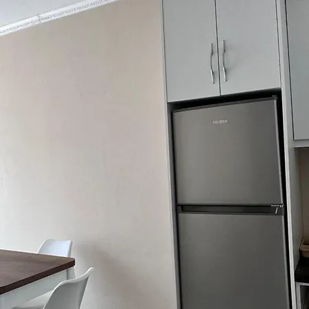 Apartamento Fly Golem Golem (Tirana)